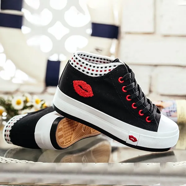 Modische High-Top-Schnürschuhe aus Segeltuch mit kontrastierendem flachen Absatz