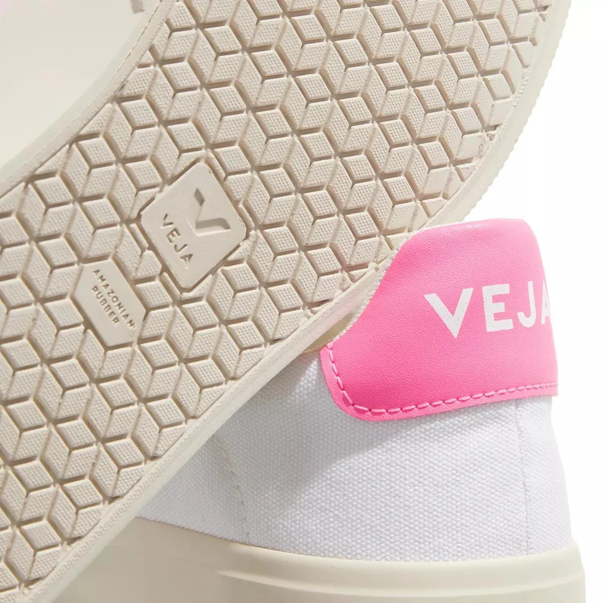   Veja  Campo Ca White Petale Sari  Low-Top Sneaker 